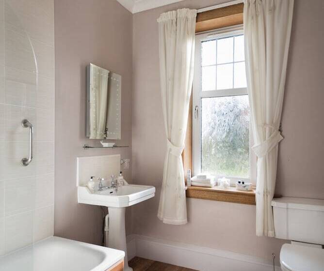 اتاق سوپریور, Pinewood Country House