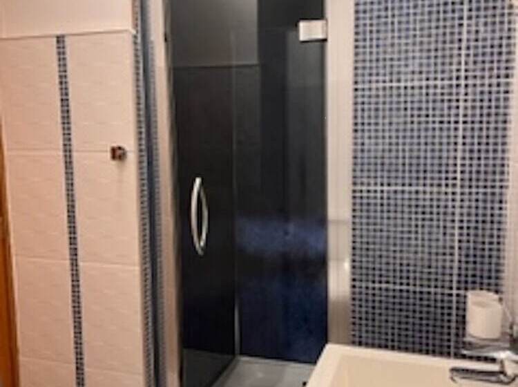 اتاق استاندارد, Pinewood Country House