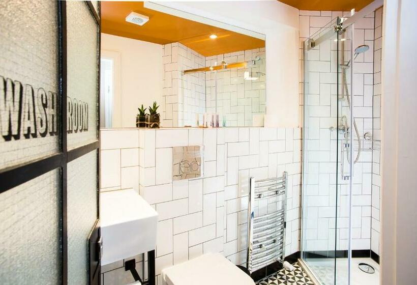 استوديو أساسي, Room2 Hammersmith Townhouse