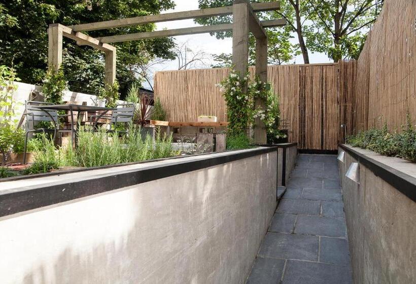 استوديو أساسي, Room2 Hammersmith Townhouse