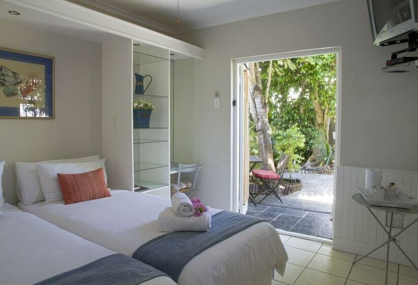 اتاق استاندارد, Conifer Beach House