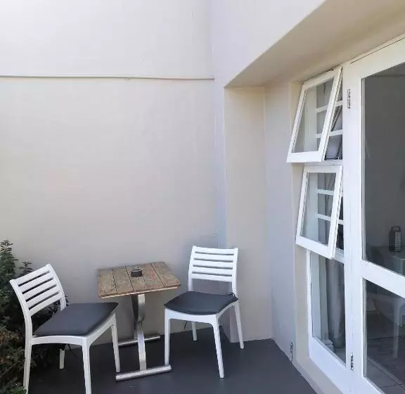 ファミリールーム, Conifer Beach House