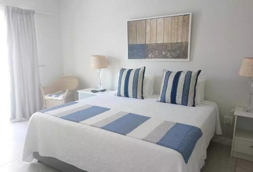 ファミリールーム, Conifer Beach House