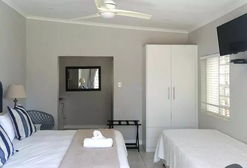 ファミリールーム, Conifer Beach House