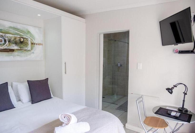 اتاق عادی, Conifer Beach House