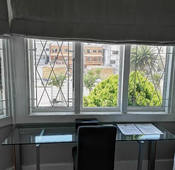 اتاق استاندارد, Conifer Beach House