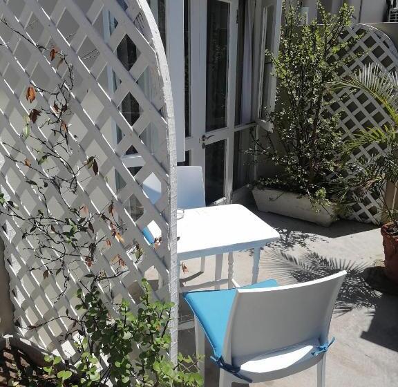 اتاق استاندارد, Conifer Beach House