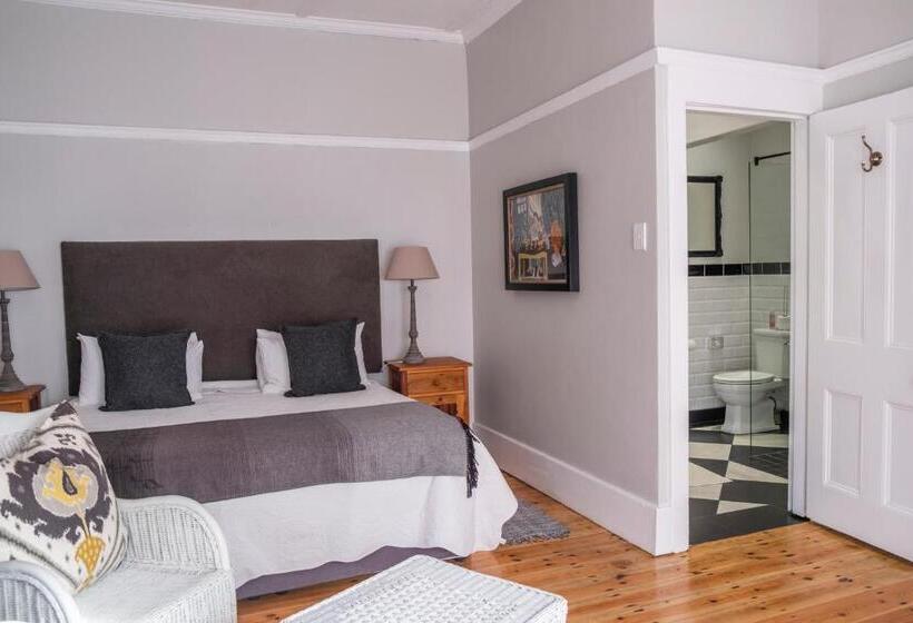 اتاق استاندارد, Conifer Beach House