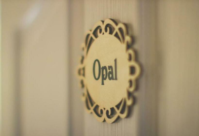 اتاق استاندارد با تخت بزرگ, Rae Leigh Heights Bnb