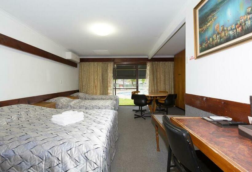 Семейный Номер, Eden Nimo Motel