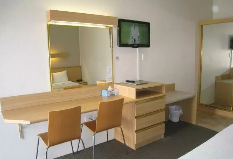コンフォートルーム, Country Lodge Motor Inn