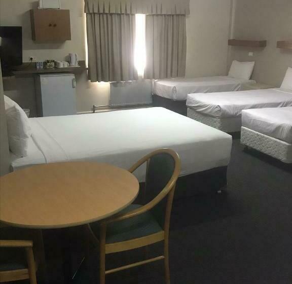 اتاق خانوادگی, Country Lodge Motor Inn