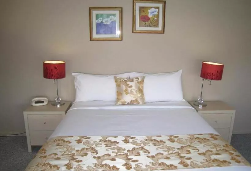 キングサイズベッドのデラックスルーム, Country Lodge Motor Inn