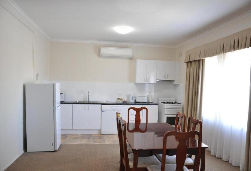 آپارتمان 3 خوابه, Country Lodge Motor Inn