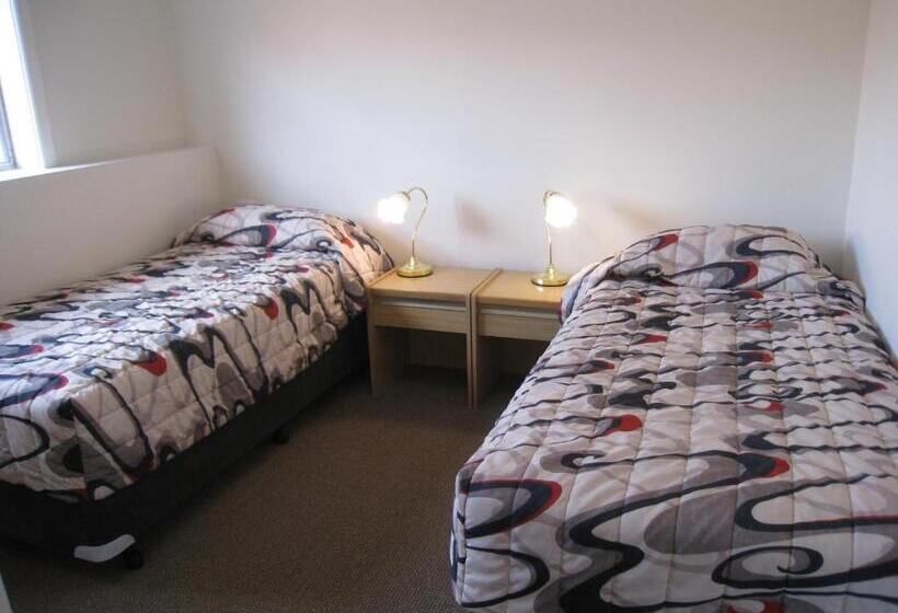 آپارتمان 3 خوابه, Country Lodge Motor Inn