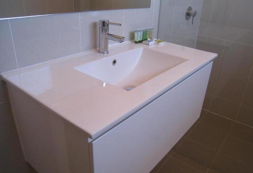 اتاق راحتی, Country Lodge Motor Inn