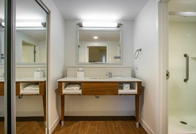 Люкс с Балконом, Hampton Inn & Suites Clearwater Beach