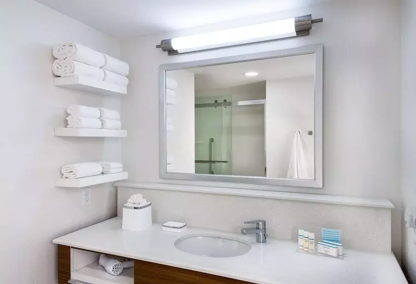 2ダブルベッドのスタンダードルーム, Hampton Inn & Suites Clearwater Beach