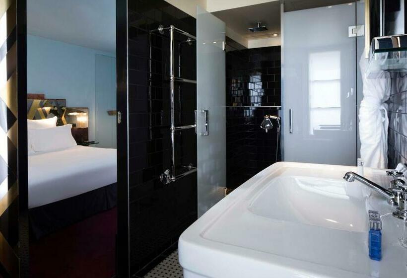 Chambre Executive, Saintmarc