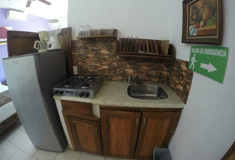 اتاق لوکس, Kiramar Los Peyotes