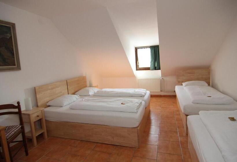 Pokój Czteroosobowy Standard, Kreta