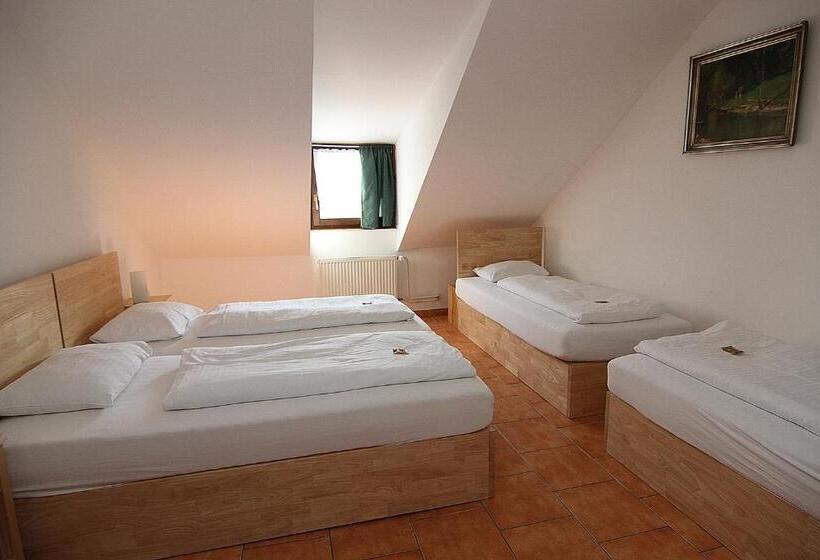 Pokój Czteroosobowy Standard, Kreta