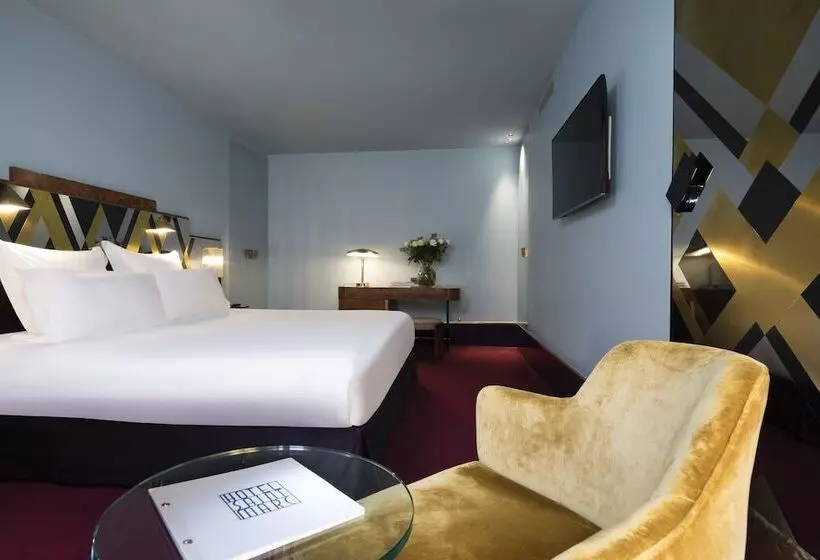 Chambre Executive, Saintmarc
