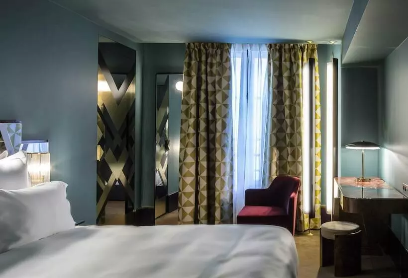 Chambre Executive, Saintmarc