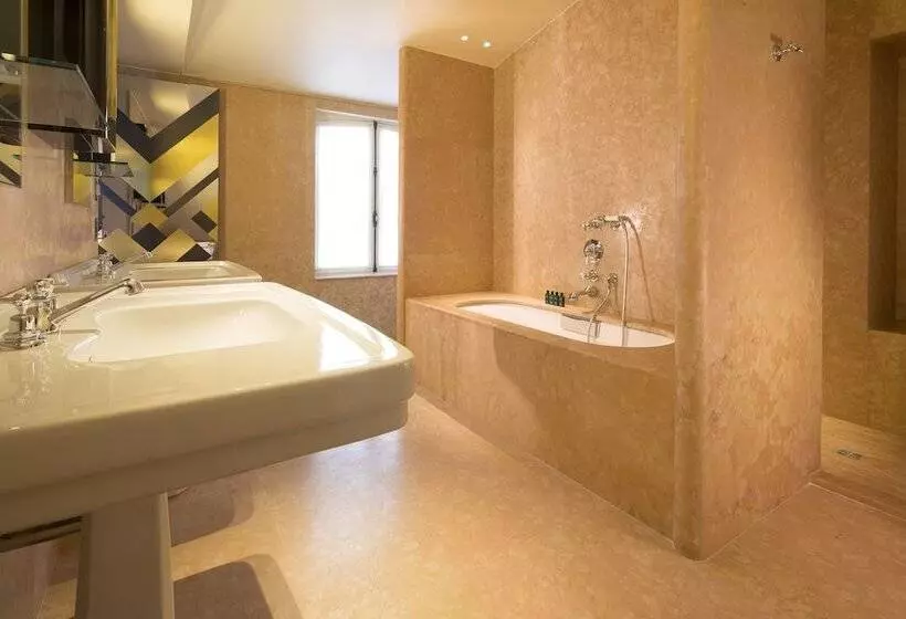 Suite, Saintmarc