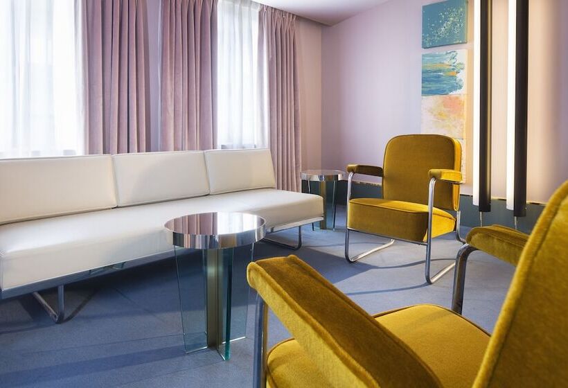Suite, Saintmarc