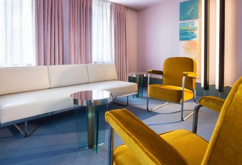 Suite, Saintmarc