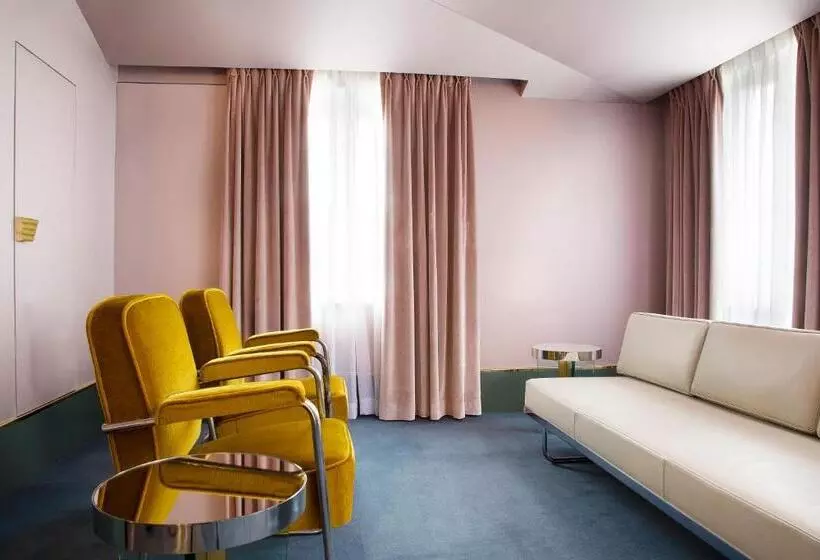 Suite, Saintmarc