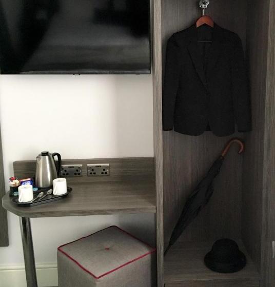 Quarto Familiar Executivo, The Beverley Hotel London   Victoria
