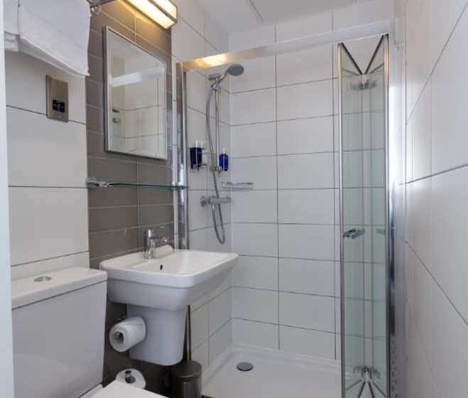Quarto Estandar, The Beverley Hotel London   Victoria