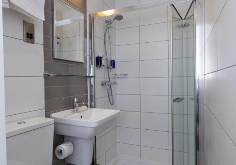 Quarto Estandar Individual, The Beverley Hotel London   Victoria