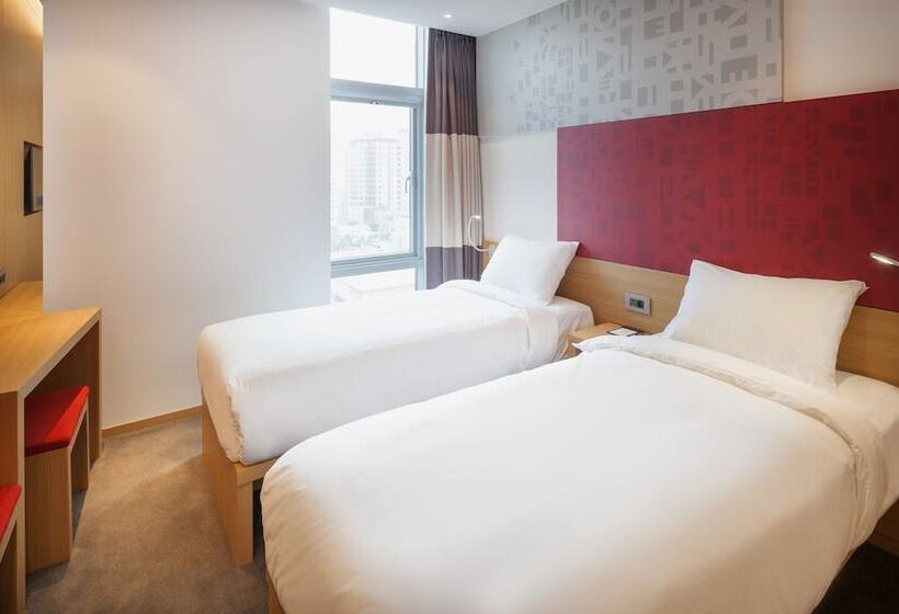 Номер Deluxe, Travelodge Dongdaemun Seoul