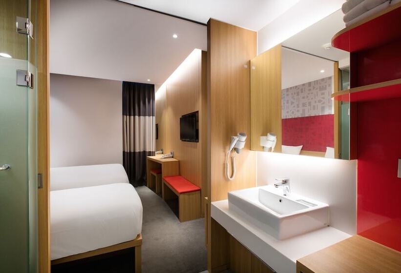 Номер Deluxe, Travelodge Dongdaemun Seoul