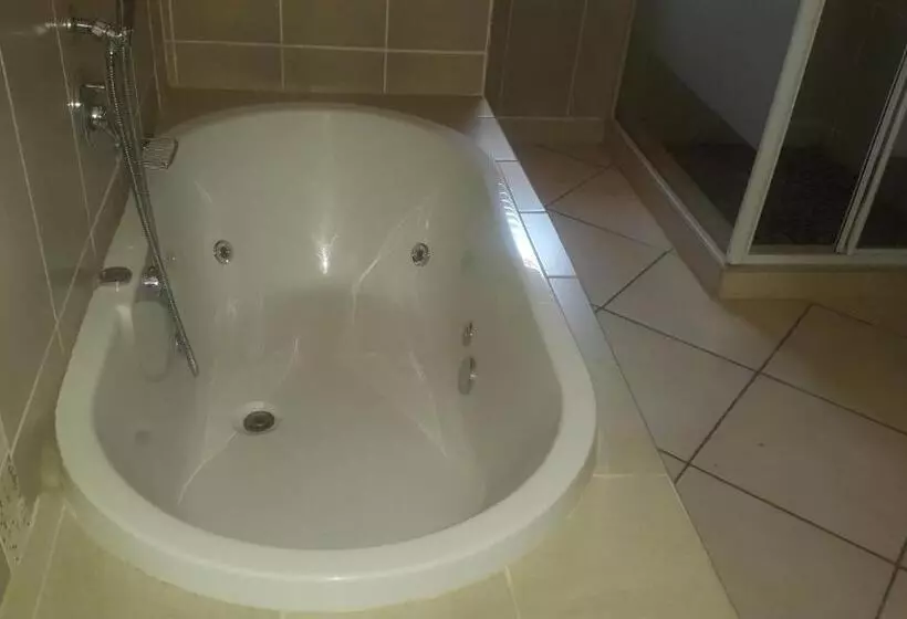 ファミリールーム, Ikaze Guest House