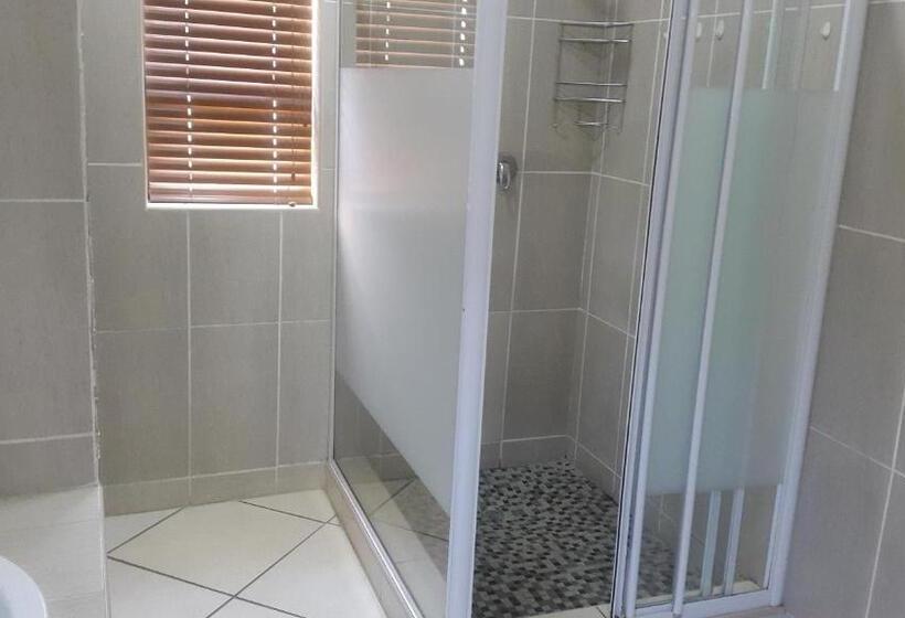 חדר משפחתי, Ikaze Guest House