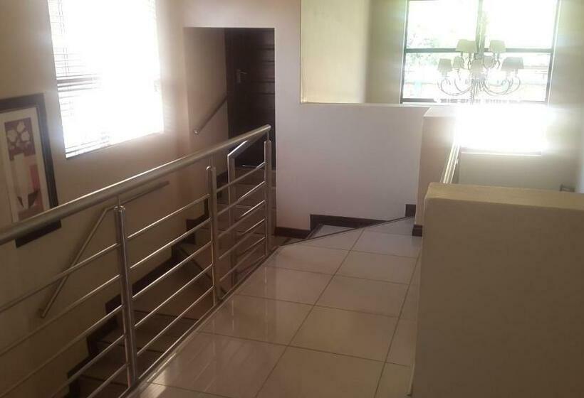 חדר משפחתי, Ikaze Guest House