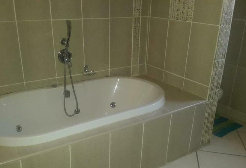 חדר אקזקיוטיב, Ikaze Guest House