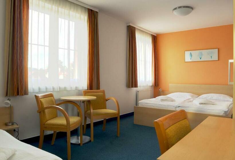 스탠다드 트리플 룸, Penzion Krumlov   B&b   Massage Studio