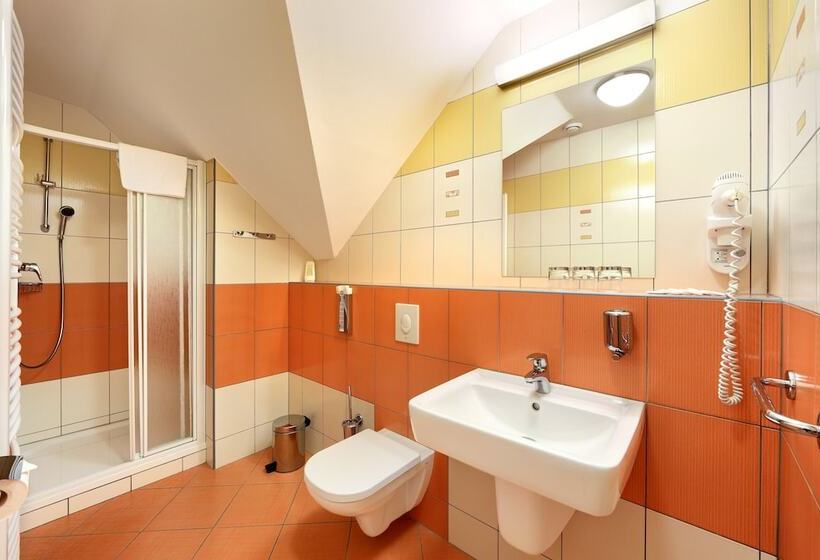 스탠다드 트리플 룸, Penzion Krumlov   B&b   Massage Studio