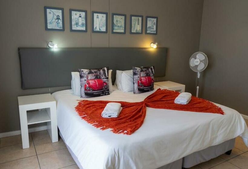 דירת שלושה חדרים, Point Village Hotel And Self Catering