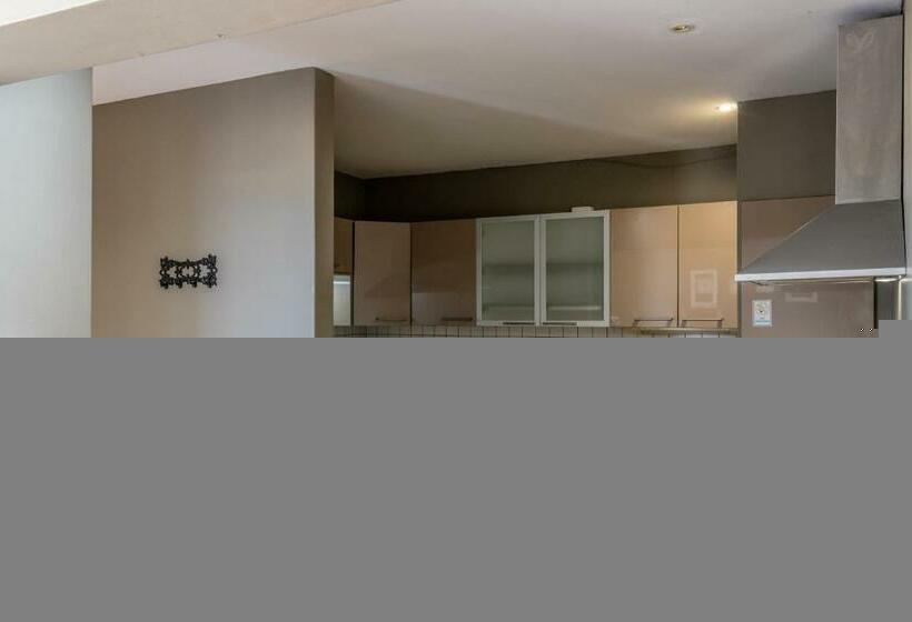 דירת שלושה חדרים, Point Village Hotel And Self Catering