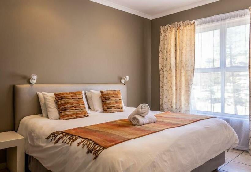 דירת שלושה חדרים, Point Village Hotel And Self Catering