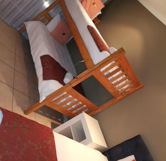 Апартаменты 3 Спальни, Point Village Hotel And Self Catering