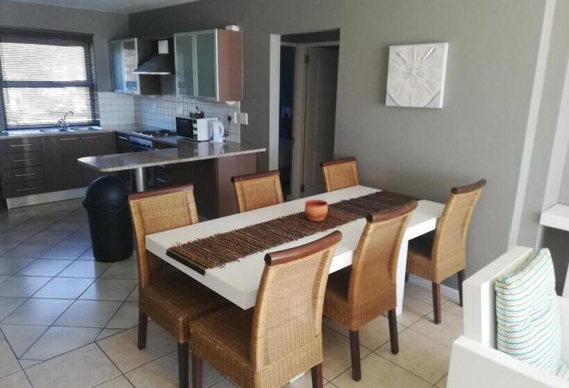 Апартаменты 3 Спальни, Point Village Hotel And Self Catering