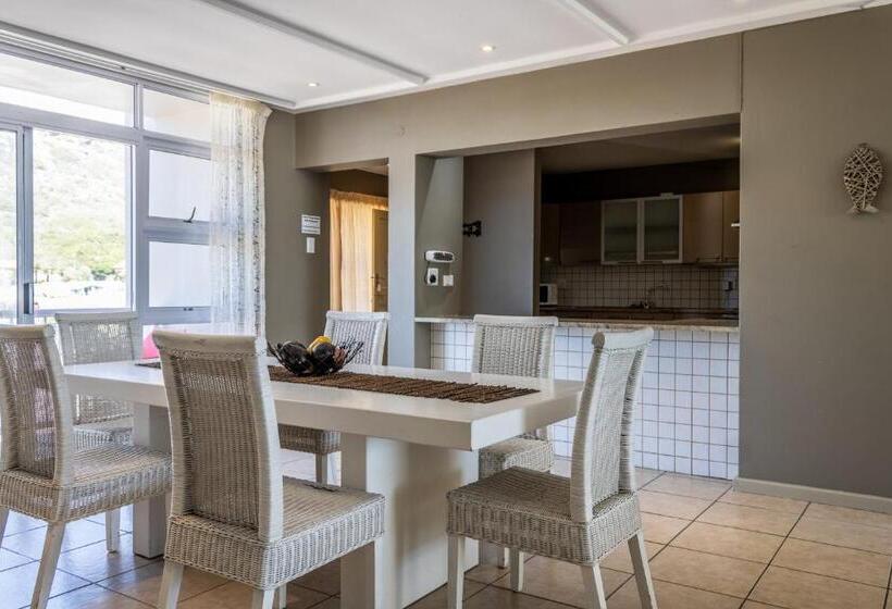 דירת שלושה חדרים, Point Village Hotel And Self Catering