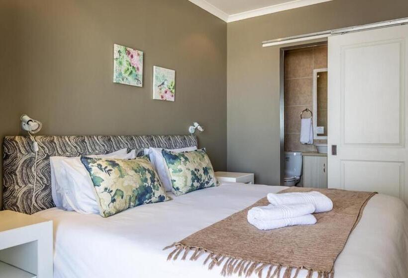 דירת שלושה חדרים, Point Village Hotel And Self Catering